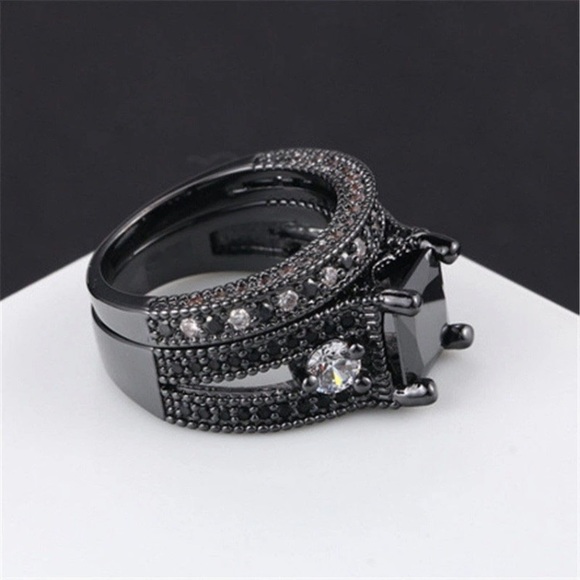 New Black & Gray Wedding Band Set - Picture 3 of 3